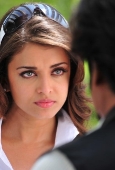 Aishwariya and rajnikant in Robo Movie new Stills - inditop.com9