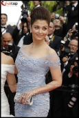 Aishwarya Rai at Cannes film festival - inditop.com1