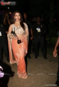 Aishwarya Rai at GR 8 Women Awards Red Carpet - inditop.com 10