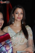 Aishwarya Rai at GR 8 Women Awards Red Carpet - inditop.com 2