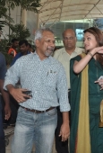 Aishwarya, Mani & Vikram return after Hyderabad Raavan promotions - inditop.com8