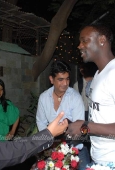 Akon records with Aadesh Shrivastava - inditop.com 6