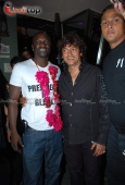 Akon records with Aadesh Shrivastava - inditop.com 7