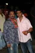 Akshaya Kumar, zayed khan & family, sunil shetty & family and lots more at Sanjay Dutt Mata Ki Chowki 4