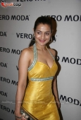 Amisha Patel, Neha Dhupia at Vero Moda fashion show - inditop.com 5