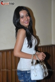 Amrita Rao at Dev Anand Jewel Thief screening 2