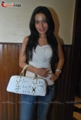 Amrita Rao at Dev Anand Jewel Thief screening 7