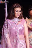 Ayesha Takia & Mugdha walks the ramp on final day of IIJW - inditop.com24