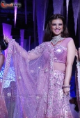 Ayesha Takia & Mugdha walks the ramp on final day of IIJW - inditop.com3