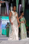 Ayesha Takia & Mugdha walks the ramp on final day of IIJW - inditop.com43