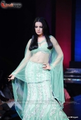 Celina, Monica Bedi walks the ramp for top designers Nisha Sagar, Archana Kocchar - inditop.com 8