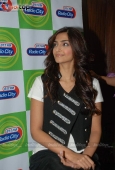 Cute Sonam Kapoor at Radio City - inditop.com23