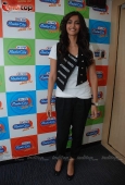 Cute Sonam Kapoor at Radio City - inditop.com8