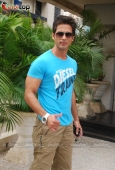 Dashing Shahid Kapoor spotted 6