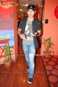 Dashing Shahid Kapur promote Kaminay on Red FM 6