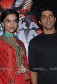 Deepika Padukone and Farhan Music Ka Maha Muqqabla - inditop.com 