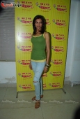 Deepika Padukone and Farhan promote KCK on Radio Mirchi - inditop.com 6