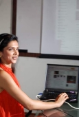 Deepika Padukone launches Yahoo.com new look 4