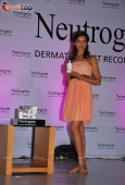 Deepika Padukone to endorse Neutrogena Products - inditop.com 