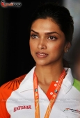 Deepika Padukone with hot desi F1 girls - inditop.com 1