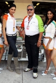 Deepika Padukone with hot desi F1 girls - inditop.com 6