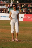 Deepika padukone, Jiah Khan, Akshay Kumar & other cast at Housefull cricket match - inditop.com 20