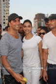 Deepika padukone, Jiah Khan, Akshay Kumar & other cast at Housefull cricket match - inditop.com 37