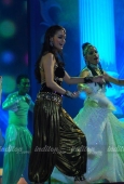 Dia Mirza at GR 8 Women Awards - inditop.com 1