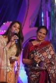 Dia Mirza at GR 8 Women Awards - inditop.com 15