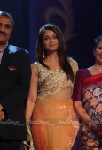 Dia Mirza at GR 8 Women Awards - inditop.com 18