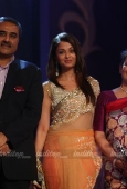 Dia Mirza at GR 8 Women Awards - inditop.com 19