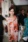 Dia Mirza spends time with NGO Children Toy Foundation - inditop.com 4