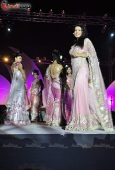 Geeta Basra at Archana Kocchar show for Silver Jubilee of Juhu Club - inditop.com 1