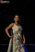 Geeta Basra at Archana Kocchar show for Silver Jubilee of Juhu Club - inditop.com 23