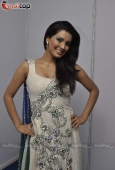 Geeta Basra at Archana Kocchar show for Silver Jubilee of Juhu Club - inditop.com 7