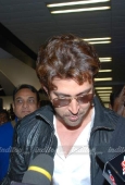 Hrihtik arrives with Barbara in Mumbai - inditop.com23