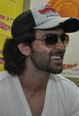 Hrithik & Rajesh Roshan promote Kites on Radio Mirchi - inditop.com 11