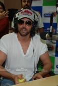 Hrithik at Radio City - inditop.com 12