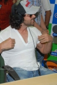 Hrithik at Radio City - inditop.com 9