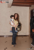 Hrithik returns from Spain - snapped with Suzanne and kids - inditop.com8