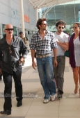 Hrithik, Barbara and Rakesh Roshan arrive after Kites promotion in Kolkata - inditop.com