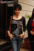 Isha Koppikar & Gul panag promote Hello Darling - inditop.com