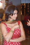 Isha Koppikar and Gul Panag clicked at Hello Darling film on location - inditop.com16