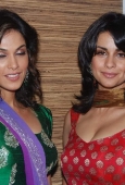 Isha Koppikar and Gul Panag clicked at Hello Darling film on location - inditop.com27