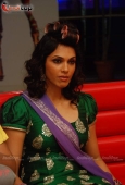 Isha Koppikar and Gul Panag clicked at Hello Darling film on location - inditop.com9