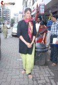 Isha Koppikar with Akanksha children at Welspun showroom - inditop.com