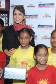 Isha Koppikar with Akanksha children at Welspun showroom - inditop.com22