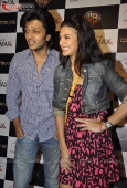 Jacqueline Fernandez & Reitesh at Clash of the Titans premiere - inditop.com 3