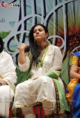 Kajol awarded at Dinanath Mangeshkar Puraskar award - inditop.com 9