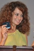 Kangna Ranaut to endorse Alcatel Ice 3 mobile - inditop.com17